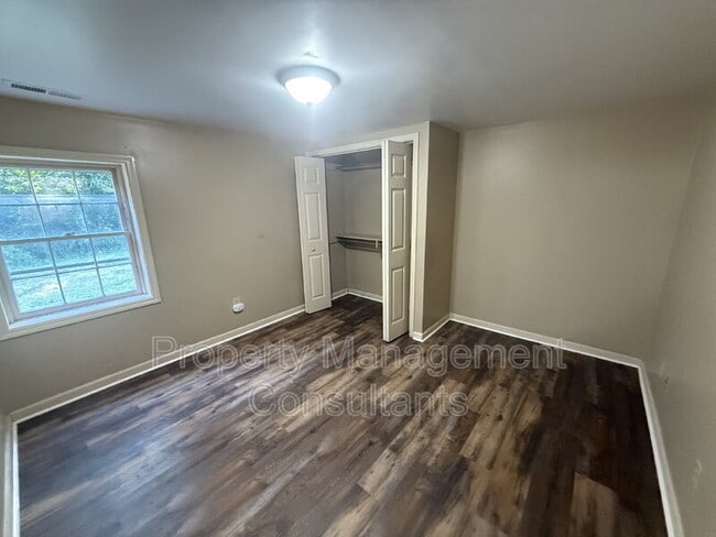 Building Photo - 2804 E 18th Ave