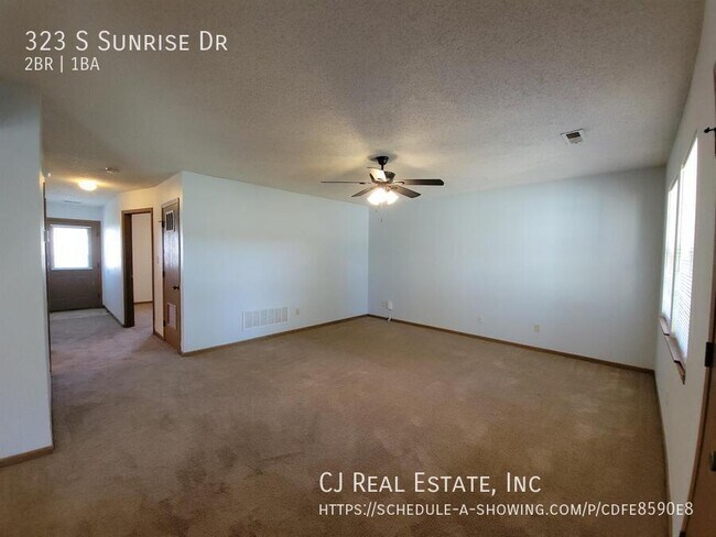 Building Photo - 323 S Sunrise Dr