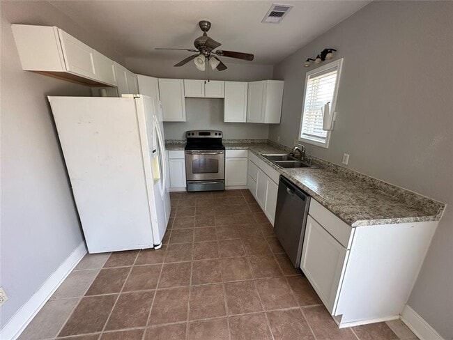 Building Photo - 4511 Avenue R 1/2 Rear