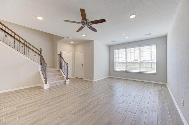 Building Photo - 8006 Scanlan Trce