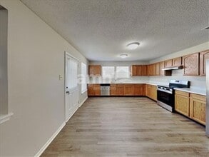 Building Photo - 6861 Maywood Cir