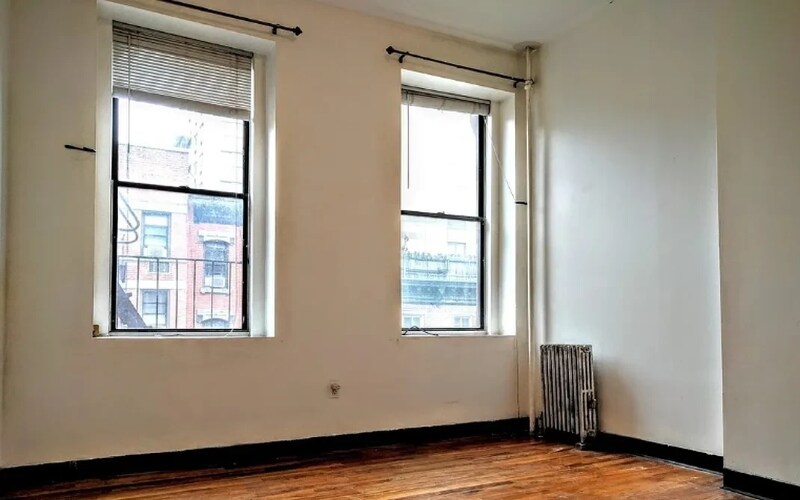 Building Photo - E. E 9th St