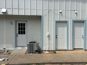 Building Photo - 3305 12th St