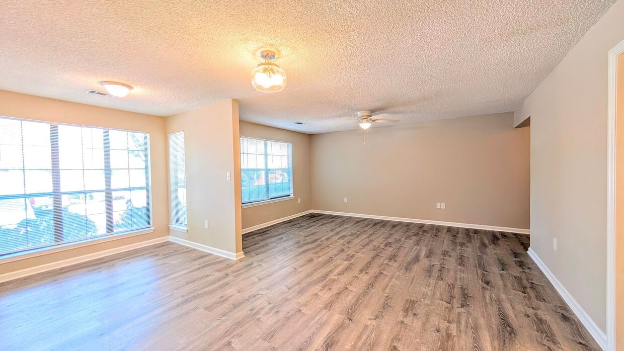 Primary Photo - Remodeled and Move-in Ready Condo! | 1 br ...