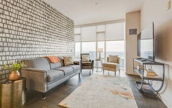 Building Photo - 515 Church St