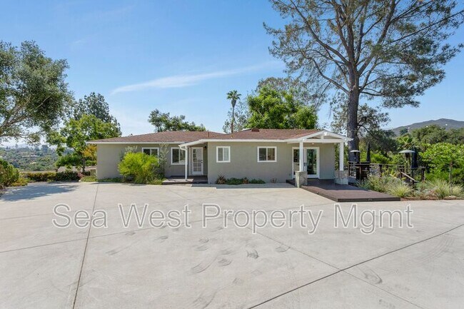 Building Photo - 3267 Bernardo Ln