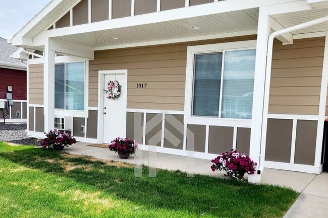 Exterior - Golden Eagle Patio Home Apartments