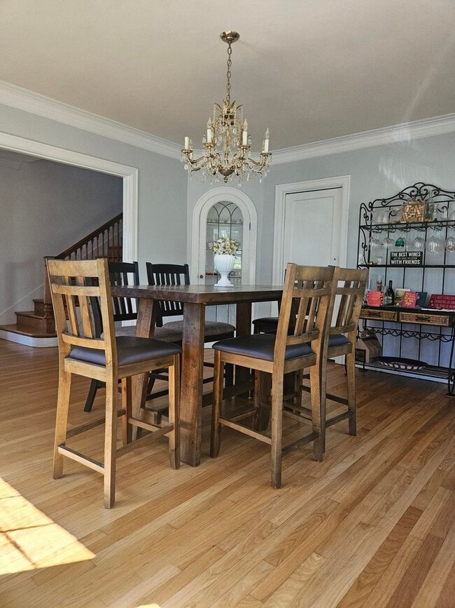 Building Photo - 5bd 5ba Stunning Home