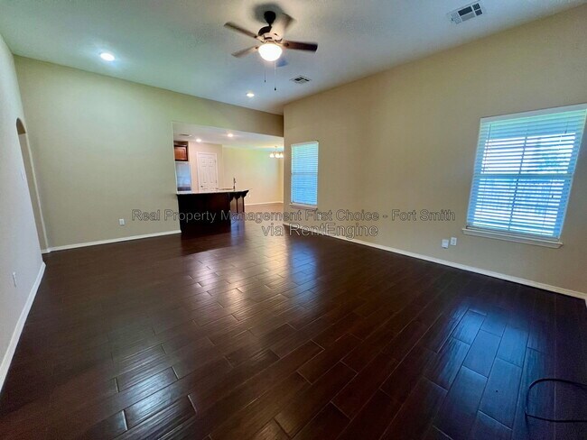Foto del edificio - 507 Ridge Point Dr