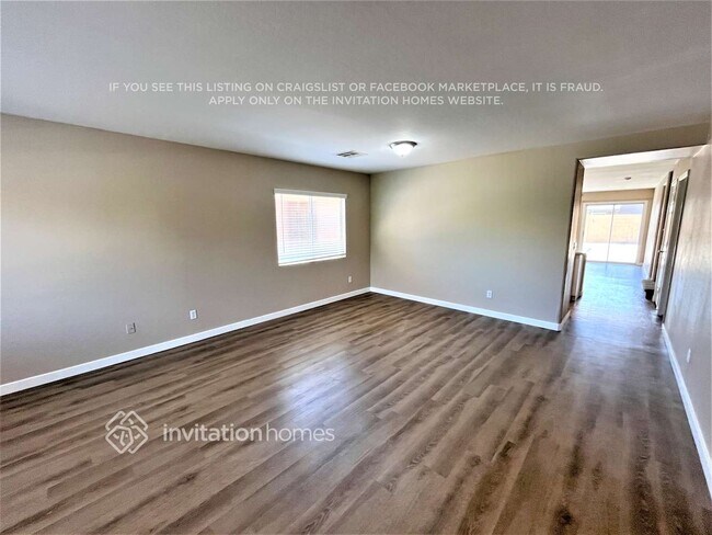 Foto del edificio - 11619 W Carol Ave