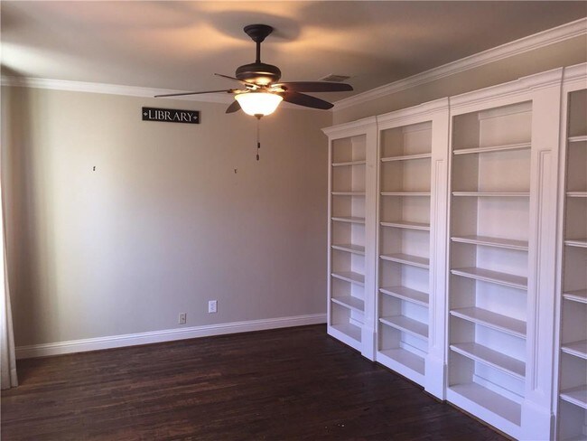 Building Photo - 2145 Tartan Trail