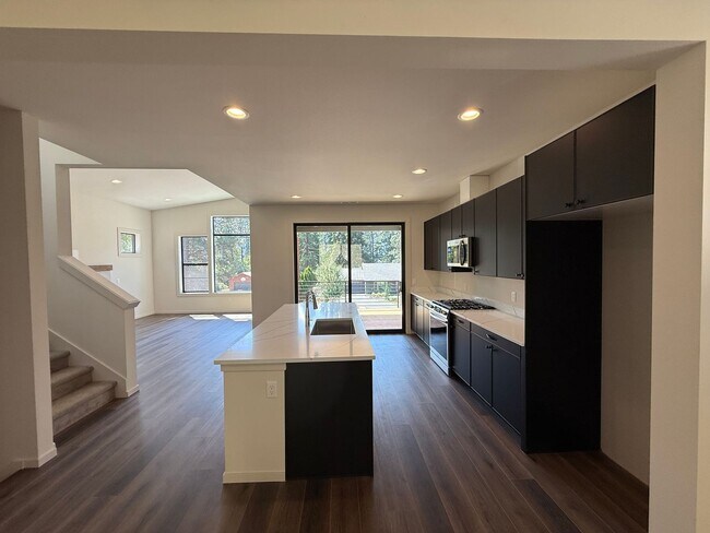 Building Photo - Brand New 4-Bedroom Home for Lease with Mo...