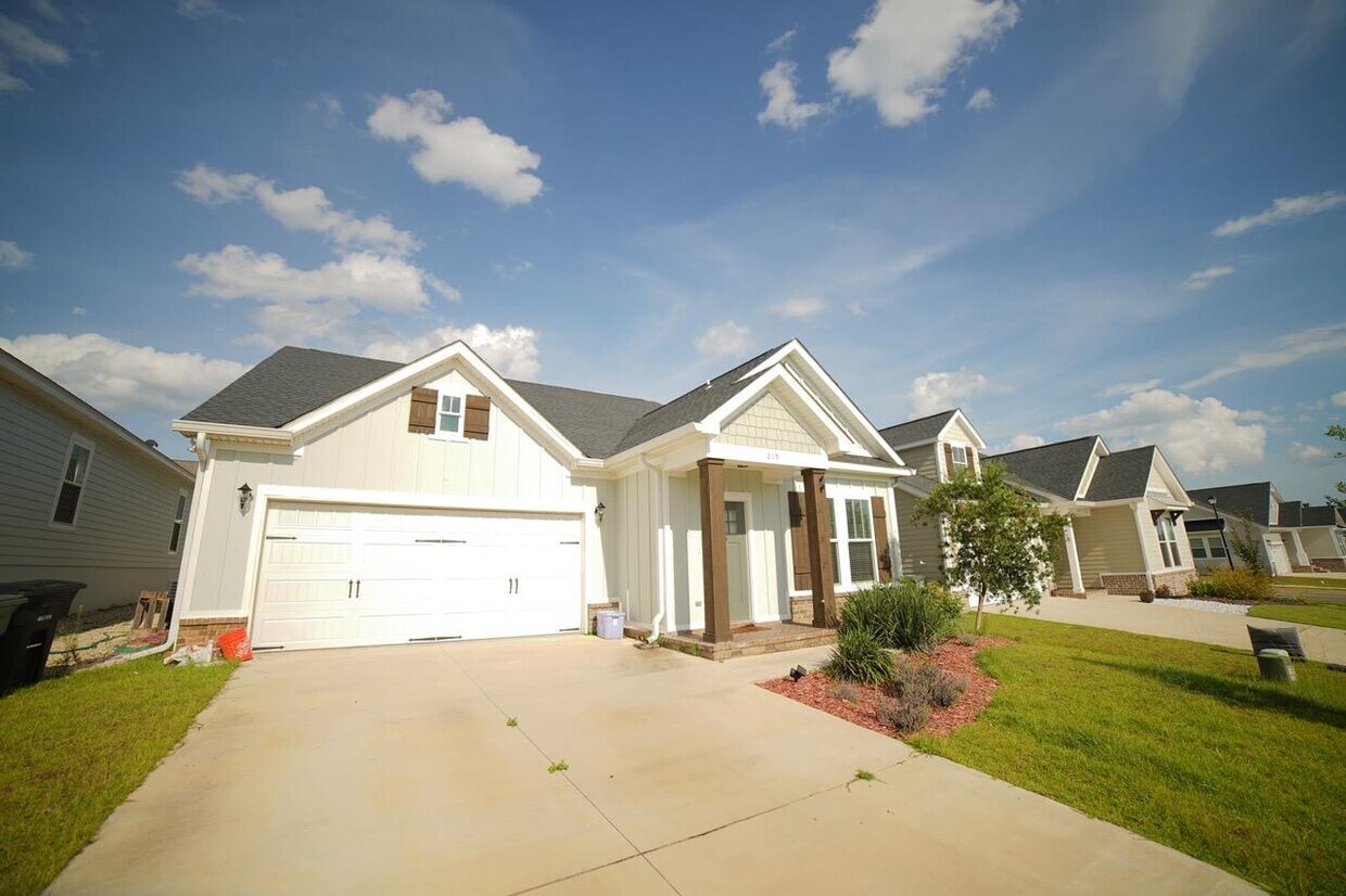 Foto principal - 219 Bienville Pl