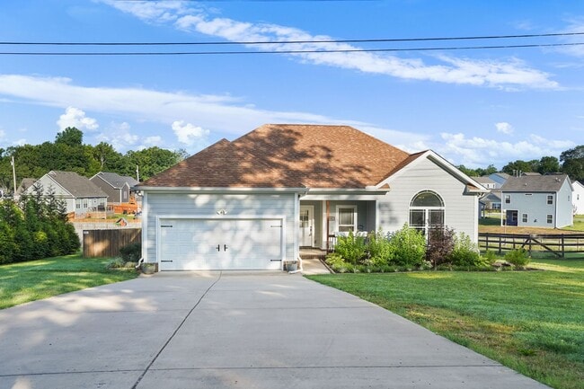 Building Photo - 905 Taylor Circle, Burns, TN 37029