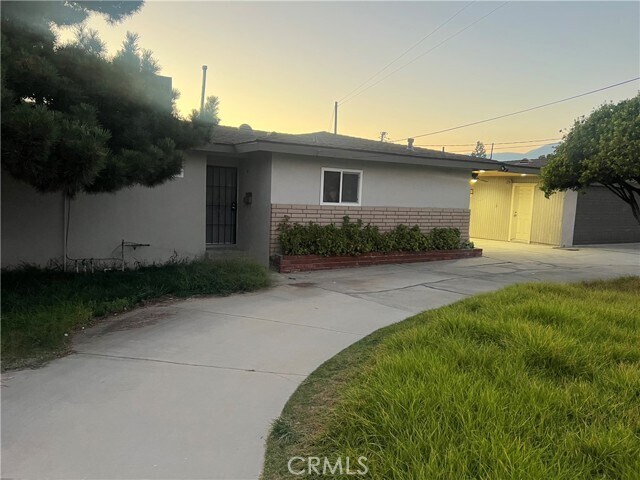 Building Photo - 3228 Del Rosa Ave N