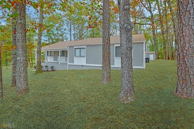Building Photo - 2463 Rockwood Way SW