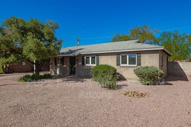 Photo - 7608 E 4th St House