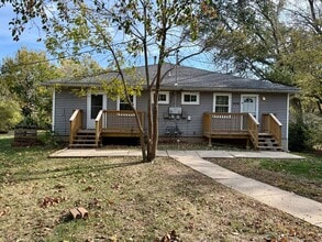 Building Photo - 505 SE Florence Ave