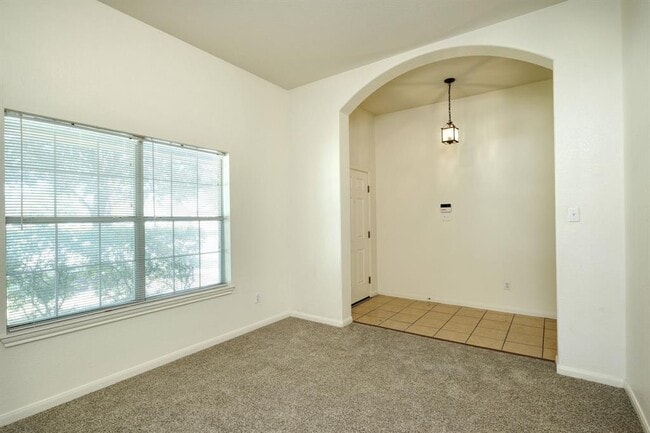 Foto del edificio - 1020 Downridge Dr