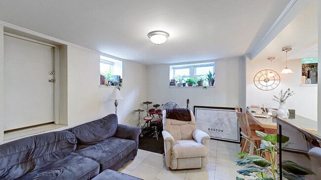 Foto del edificio - 133 Glenville Ave