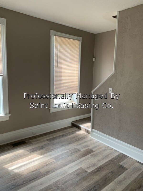 Foto del edificio - 3235 Pulaski St