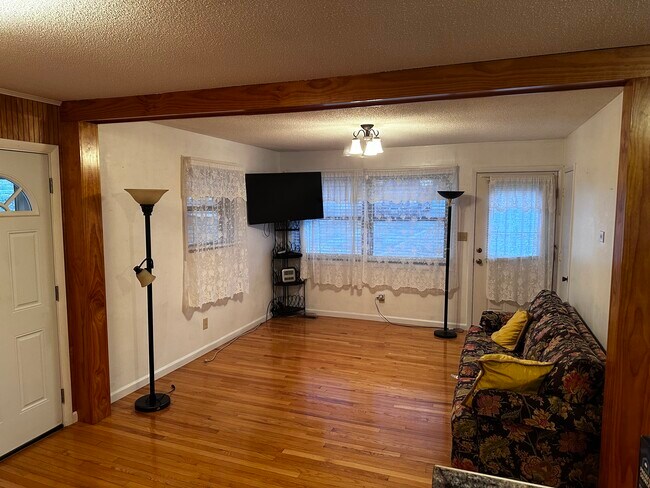 Foto del edificio - 3540 Wandering Ln NE