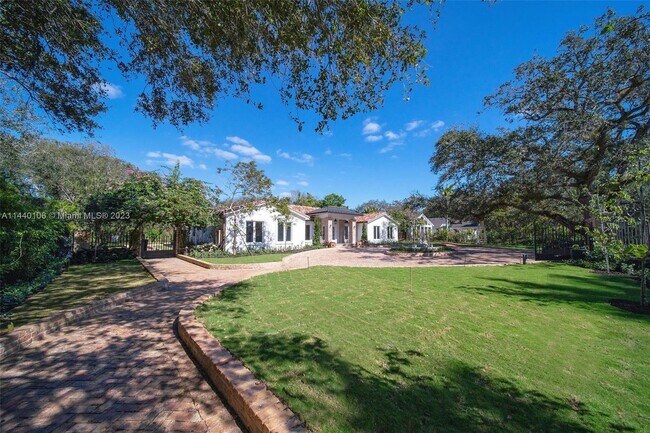 Foto del edificio - 9435 SW 100th St