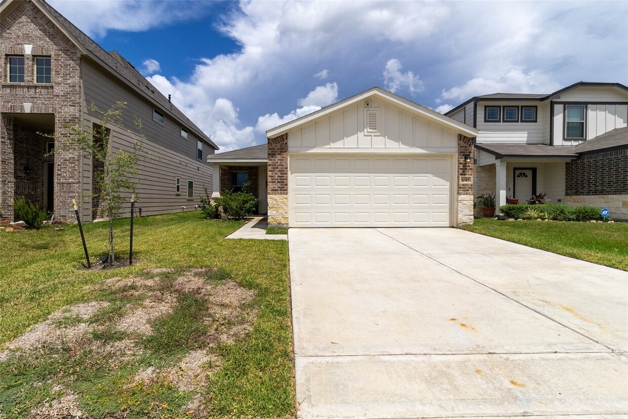 Primary Photo - 5317 CJ Walker Ln