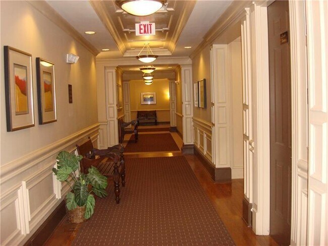 Building Photo - 4950 Ivy Ridge Dr SE