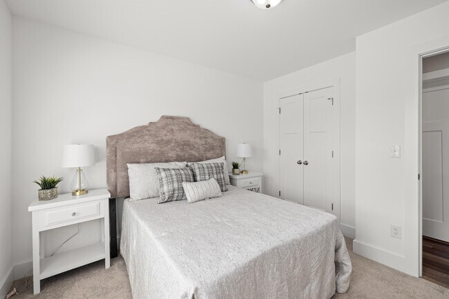 Foto del edificio - 715 Jessica Miley Ln