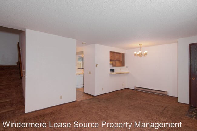 Building Photo - 2 br, 1.5 bath House - 136 W Cora Ave