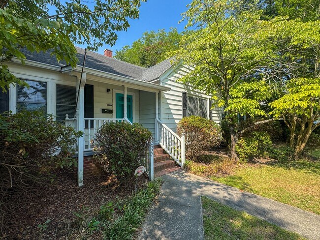 Foto del edificio - Charming 2 Bed 1.5 Bath Home in Haymount