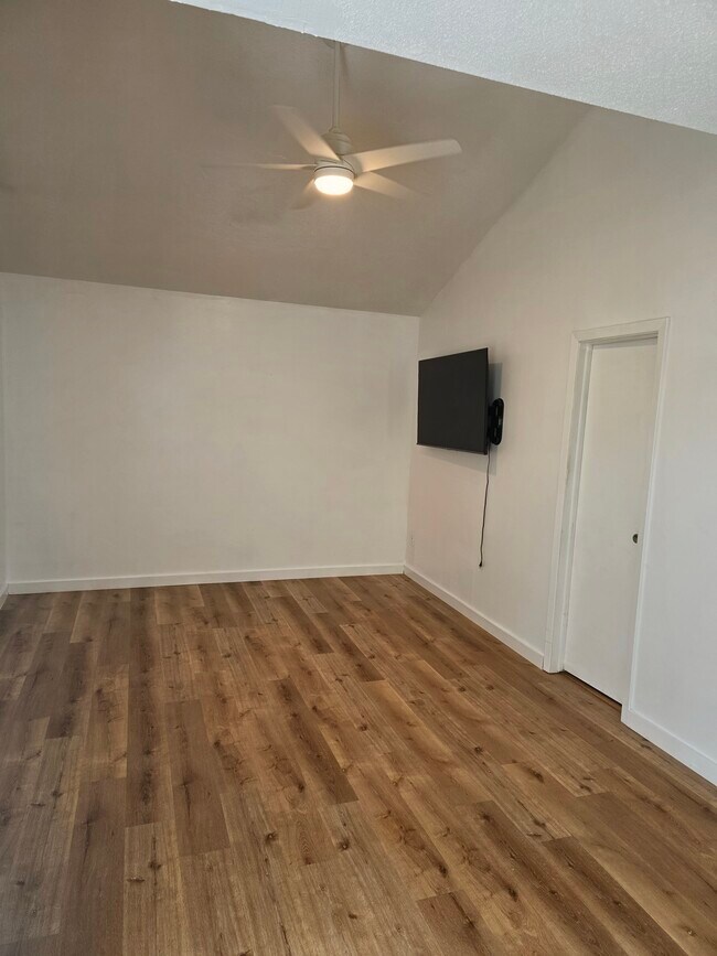 Building Photo - 11260 College Ave