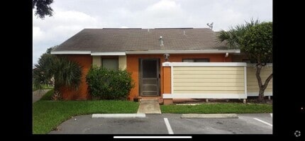 Building Photo - 16 Silver Park Cir