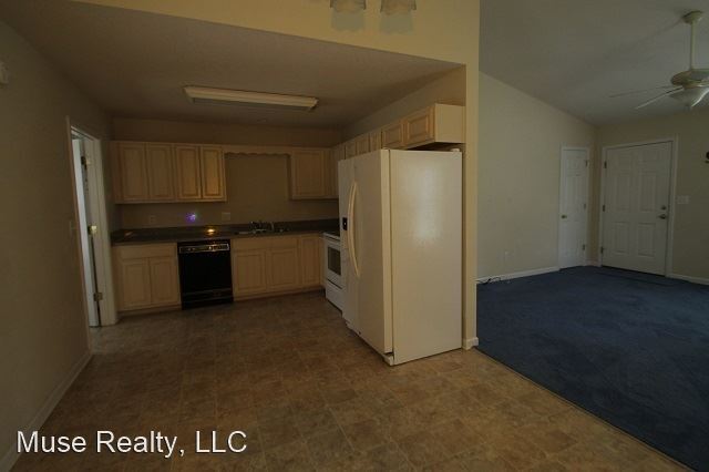 Building Photo - 3 br, 2 bath House - 121 Ross Road