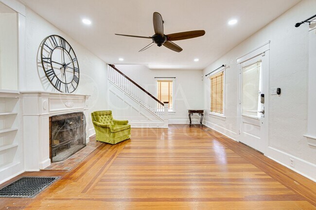 Foto del edificio - Charming 3 Bedroom, 2 Bathroom Two-Story H...