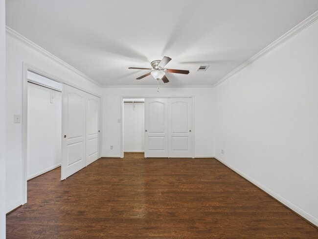 Building Photo - 5333 Richmond Ave.