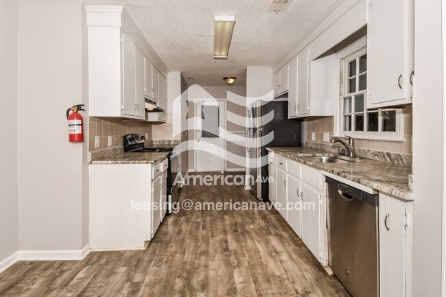 Building Photo - 241 Holmsbury Rd