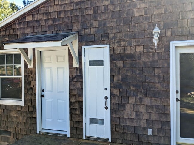 Foto del edificio - Stunning 1-bed, 1-bath Detached Cottage in...