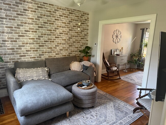 Building Photo - 3921 Beech St