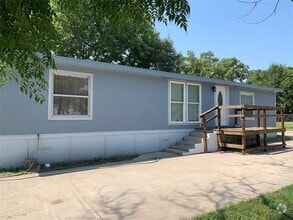 Building Photo - 1412 Sheri Ln S