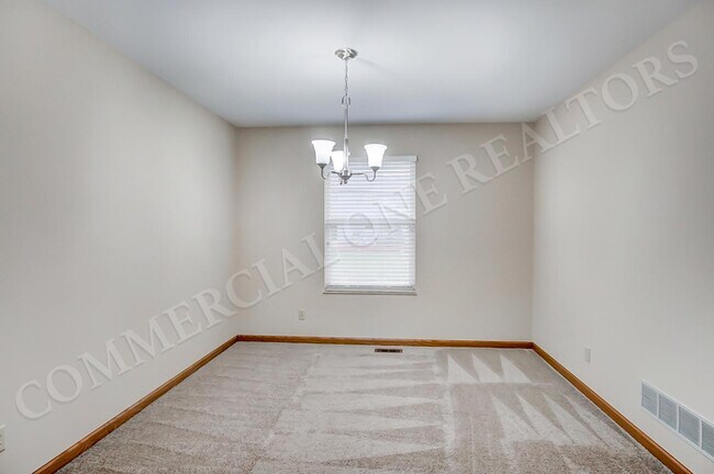 Foto del edificio - Beautiful 4 Bedroom Home near Mill Run
