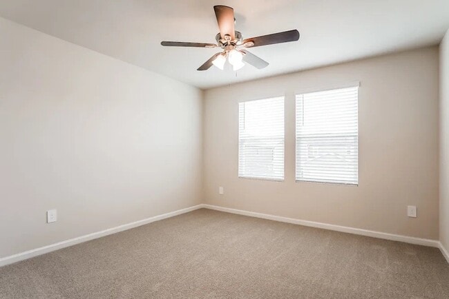 Foto del edificio - 620 White Birch Ln