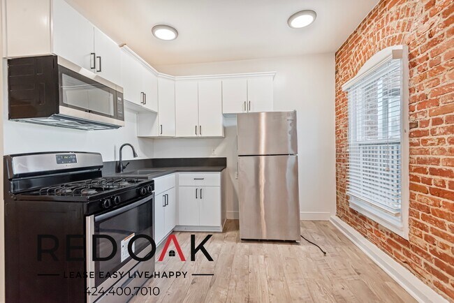 Foto del edificio - 3048 W 12th St