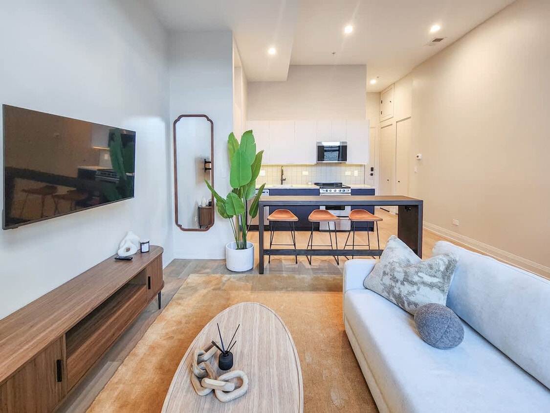 Primary Photo - 1934 W North Ave