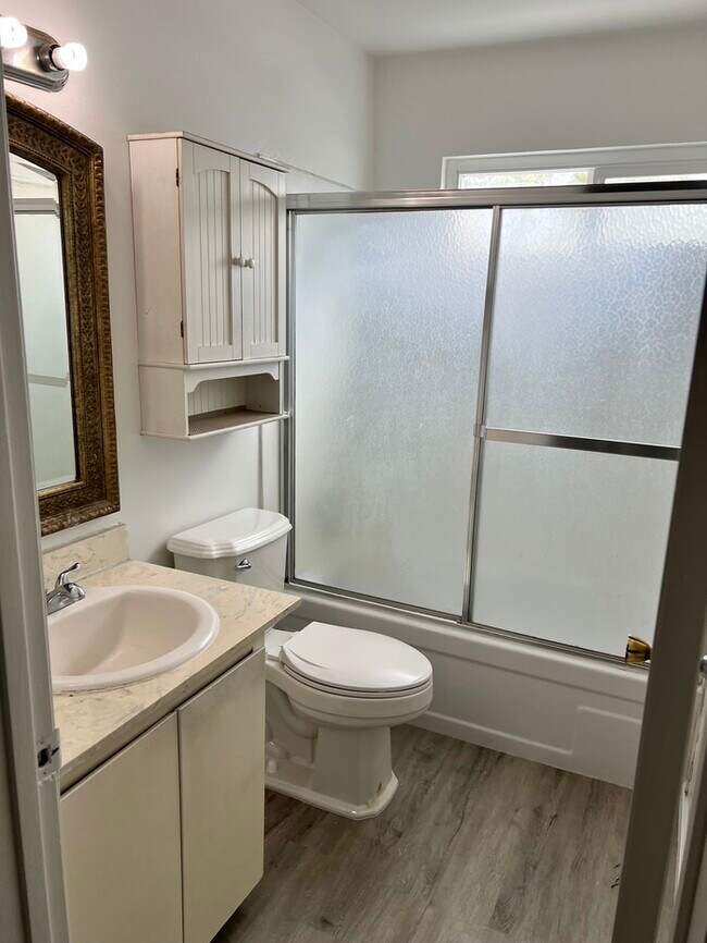 Foto del edificio - 8823 Salmon Falls Dr