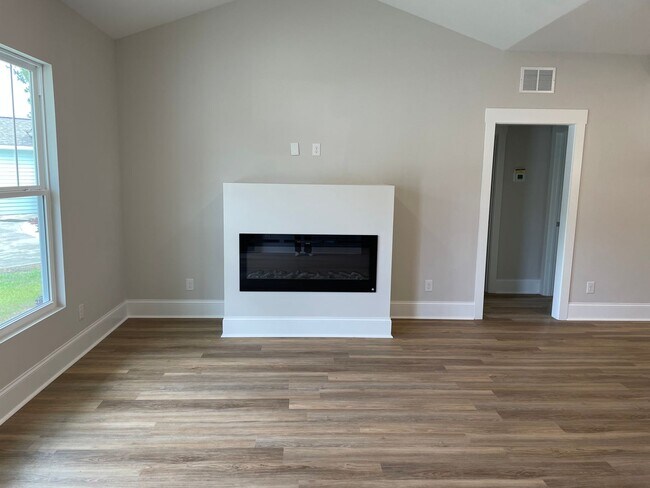 Foto del edificio - 3 Bedroom 2 Bathroom New Construction Hous...