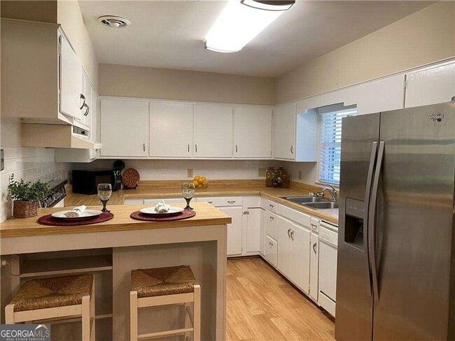 Foto del edificio - 2717 Redding Rd NE