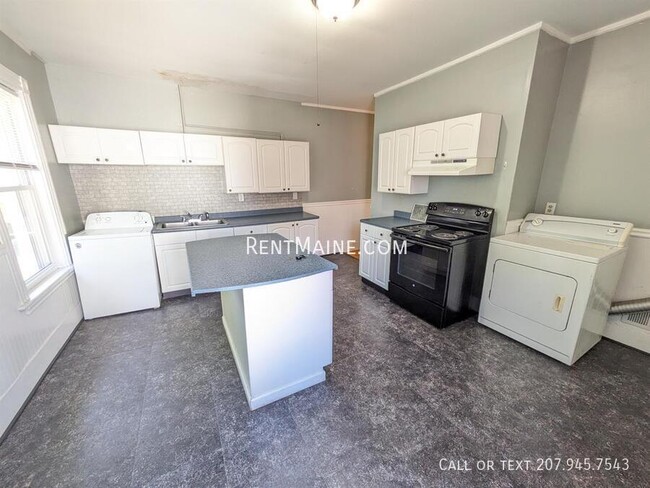 Building Photo - 6 Fifth St. Apt.