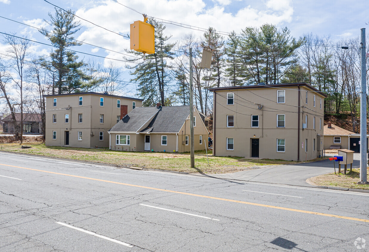 Primary Photo - Middle Street Apartments